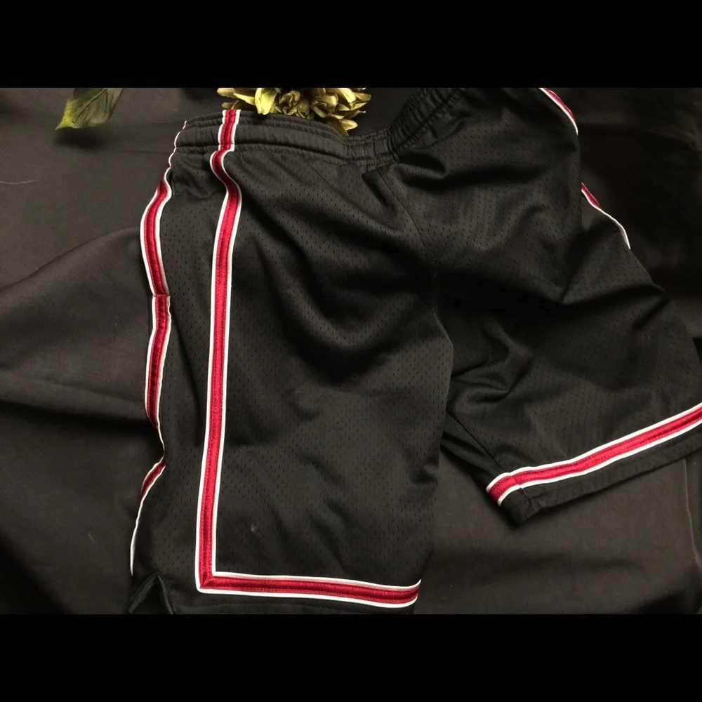 GAP Athletic-Black/Red Youth 14/16‎ Shorts
